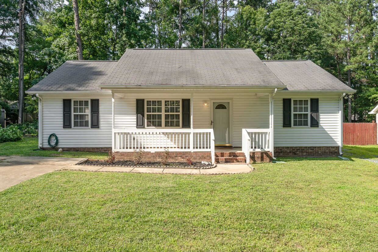 Primary Photo - Fully renovated home on half an acre!