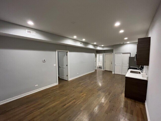 Foto del edificio - 2750 W Cermak Rd