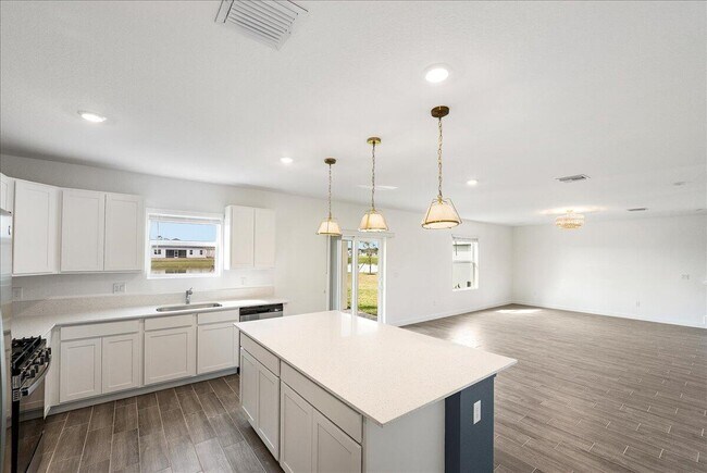 Foto del edificio - 6338 Windwood Wy