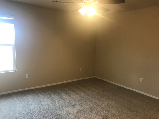 Building Photo - 3814 Rosebud Ln