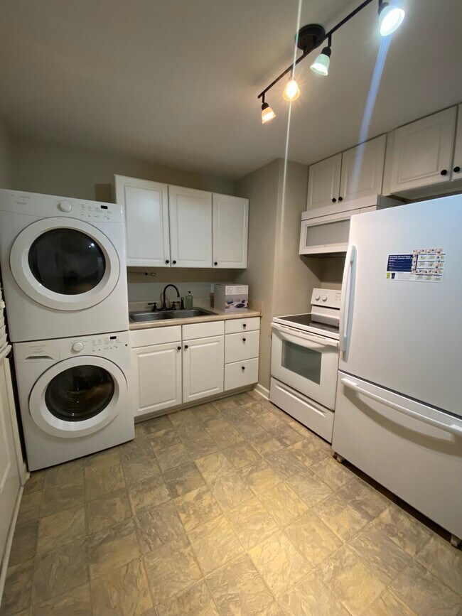 409 Jones Franklin Rd Unit A, Raleigh, NC 27606 Apartments in Raleigh