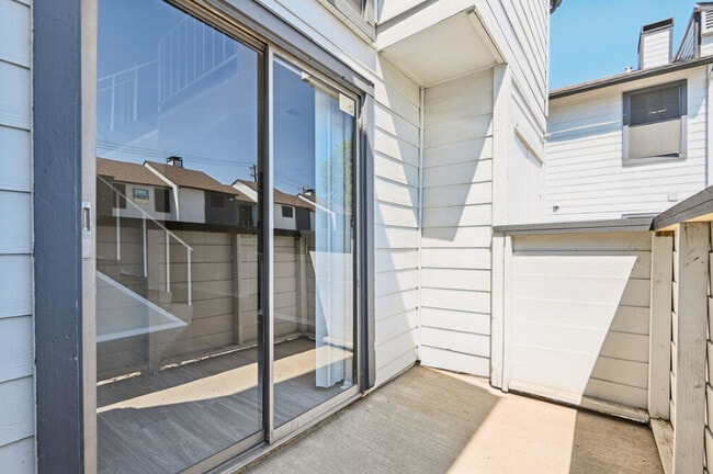 Building Photo - Blakely Apartments