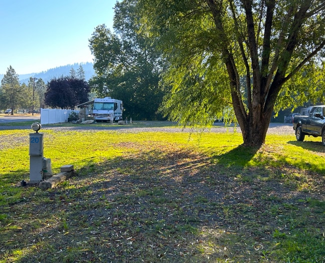 Building Photo - 85 Canoe Cp Lp