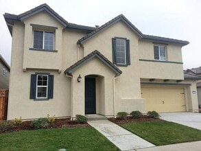 Building Photo - 821 Equinox Loop