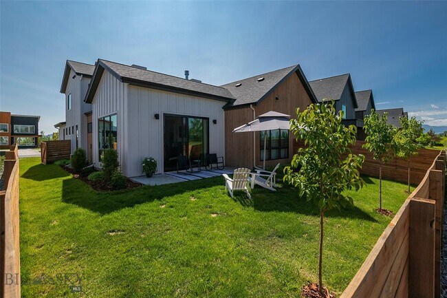 Building Photo - 1415 Windrow Dr