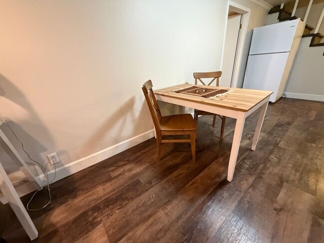 Building Photo - Newly remodeled and furnished 1 bedroom