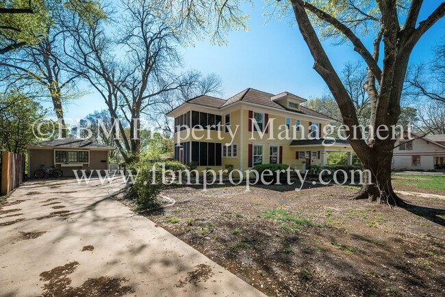 Foto del edificio - 1119 W. Marvin - Beautiful 4 Bedroom, 2 Ba...