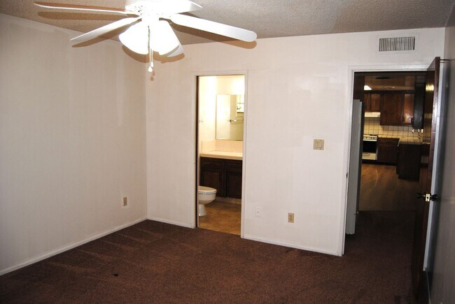 Foto del edificio - 200 Douglas St