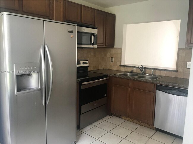 Foto del edificio - 3825 NW 90th Ave