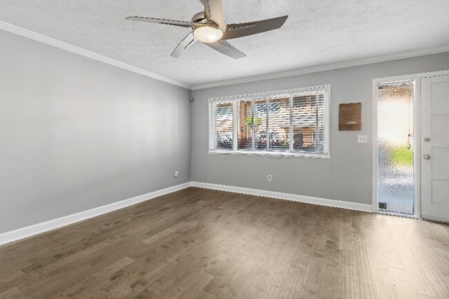 Foto del edificio - 120 Biscayne Dr NW