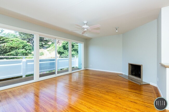 Building Photo - Mid-Century Gem with Iconic Views in Coron...