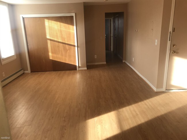 Foto del edificio - 2 br, 1 bath Apartment - 605 Harrison Ave #4