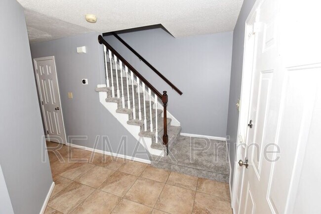 Foto del edificio - 2004 Emmbrook Ct