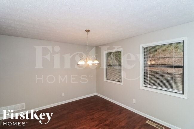 Building Photo - 1190 Lightfoot Dr