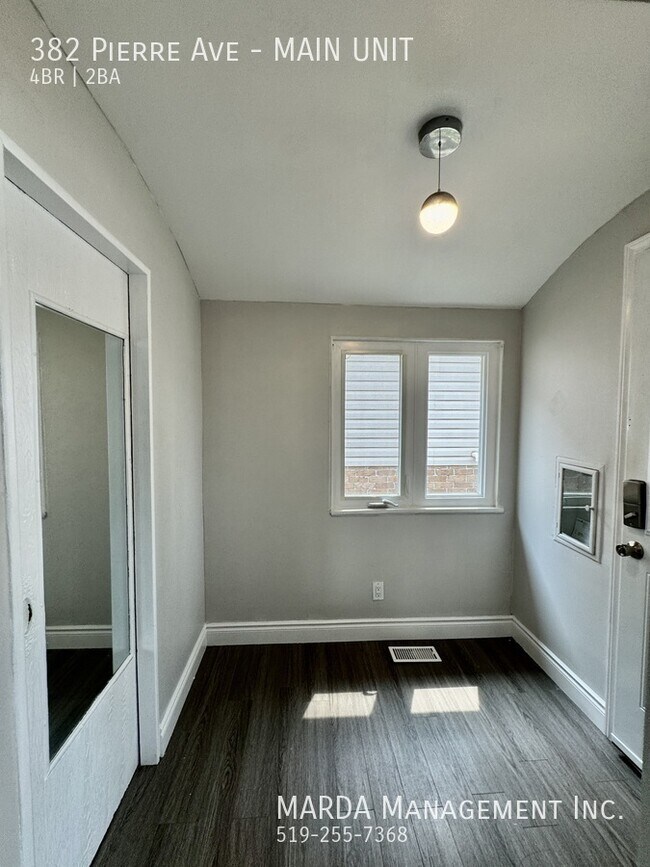 Building Photo - SPACIOUS 4 BED/2 BATH MAIN FLOOR UNIT + 80% OF UTILITIES