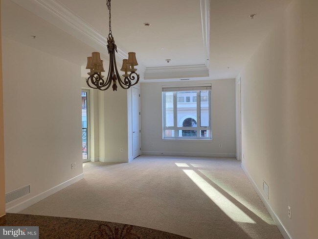 Building Photo - 1915 Towne Centre Blvd