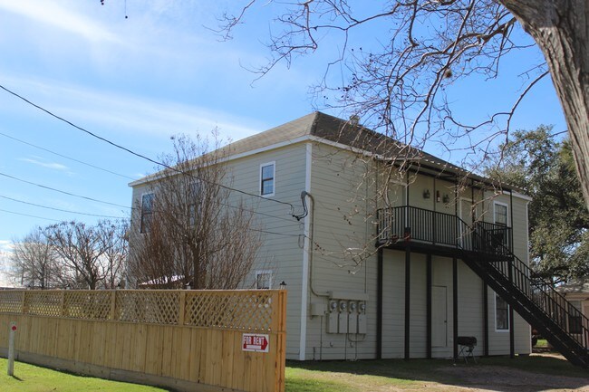 Building Photo - 114 N Fowlkes St
