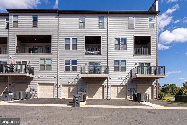 Foto del edificio - 13504 Innovation Station Lp