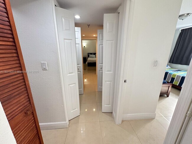 Foto del edificio - 1621 Collins Ave