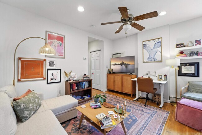 Foto del edificio - 713 Willow Ave