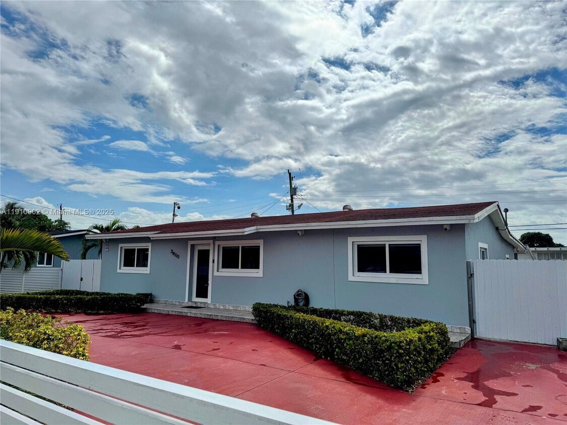 Primary Photo - 3870 NW 177th St