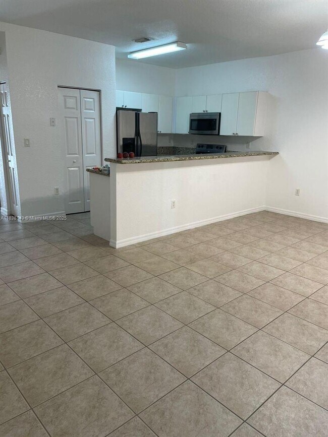 Foto del edificio - 4911 SW 140th Terrace