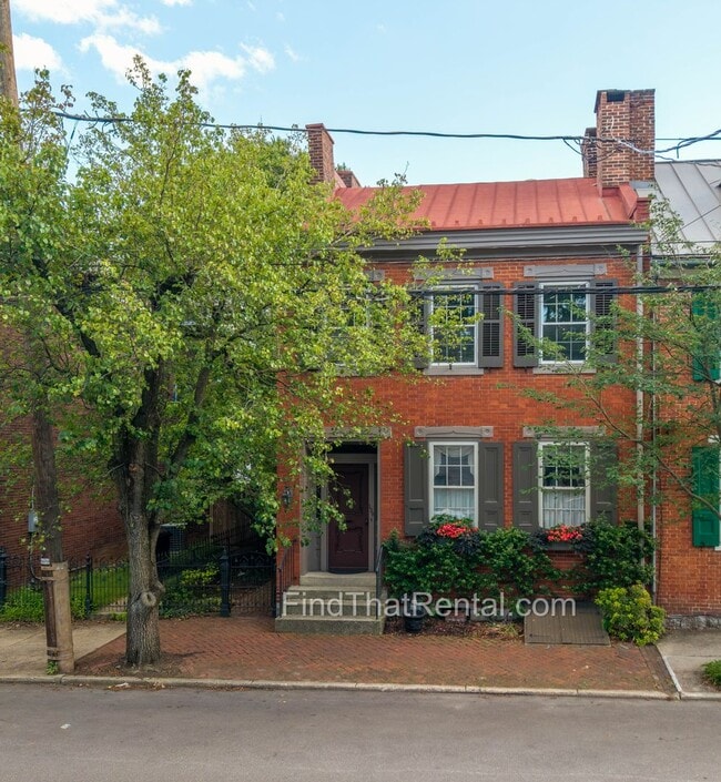 Building Photo - 136 W Pomfret St