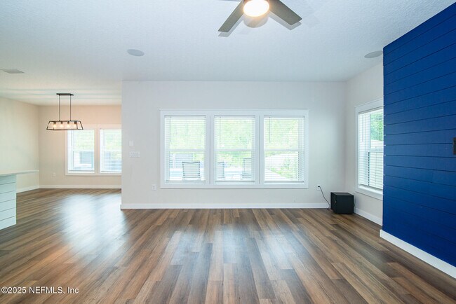 Building Photo - 690 Windermere Way
