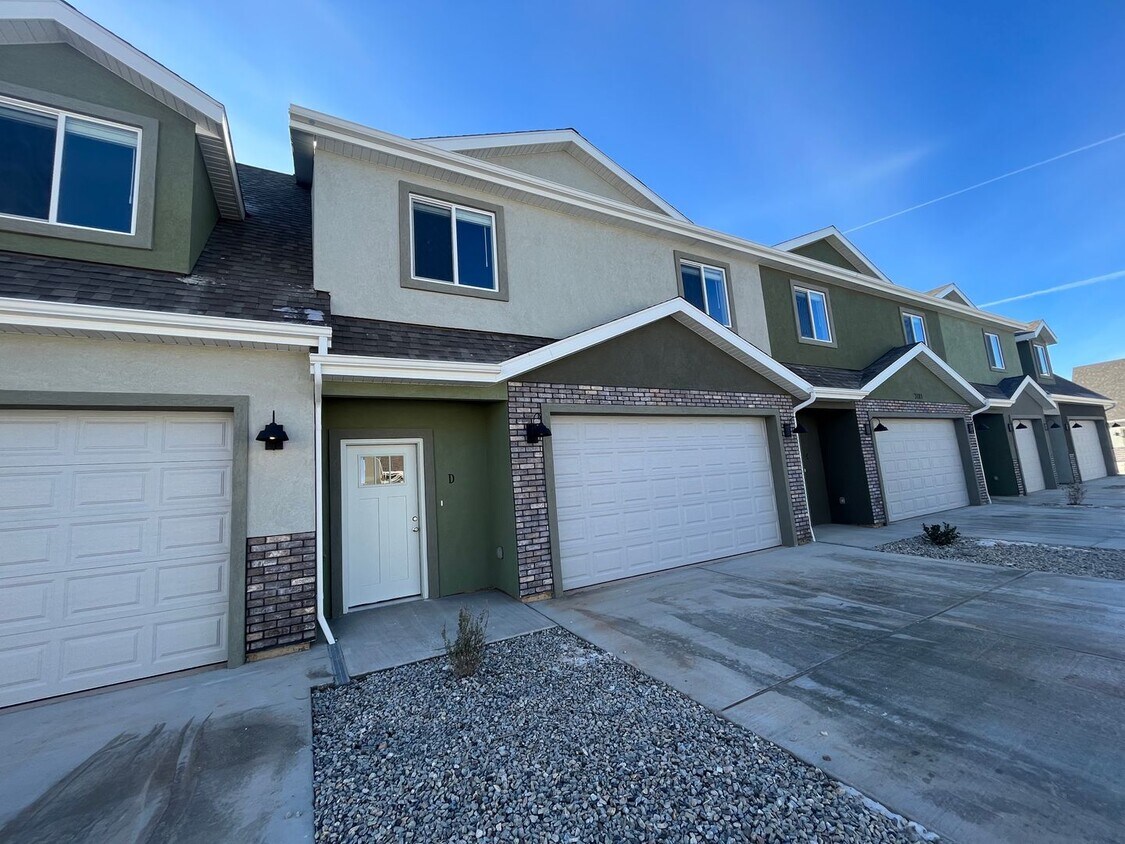 Primary Photo - Cedar Townhome