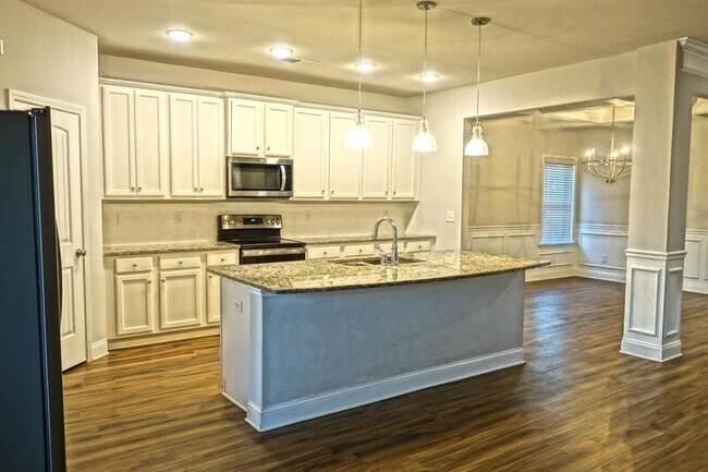 Foto del edificio - 4216 Textile Ln