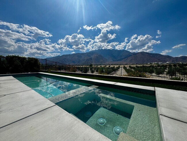 Foto del edificio - AVAILABLE NOW! STUNNING 3 Bedroom/2.5 bathroom in the highly desired Miralon Community! MOVE IN S...