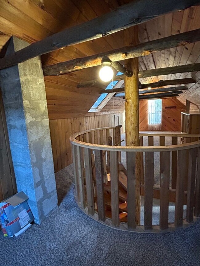 Foto del edificio - Charming Cabin Directly on the Little Deschutes