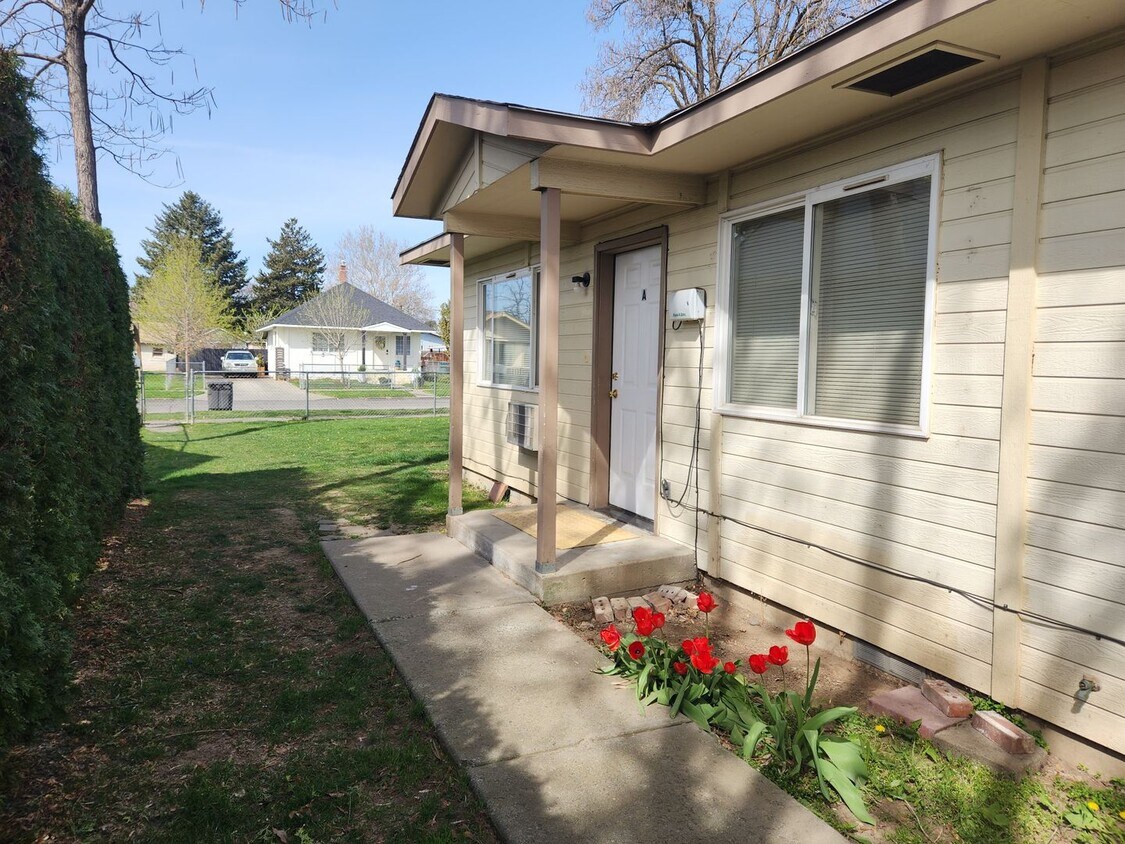 715 S 6th Ave Unit 715 S. 6th Ave A, Yakima, WA 98902 Room for Rent