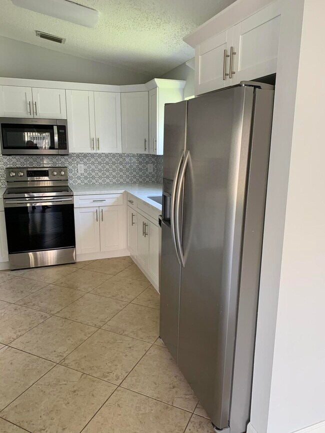 Building Photo - 1436 Waterway Cove Dr