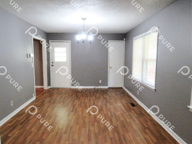 Foto del edificio - 5002 Ortega Cir NW