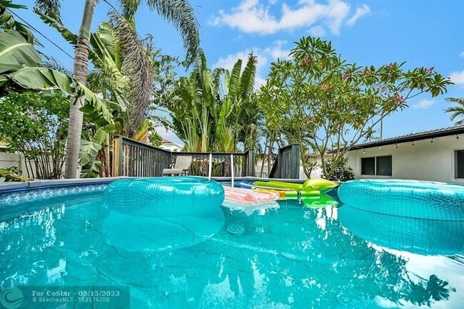 Foto del edificio - 1401 NE 14th St