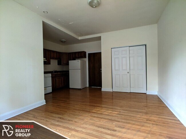 Building Photo - 2600 N Kimball Ave