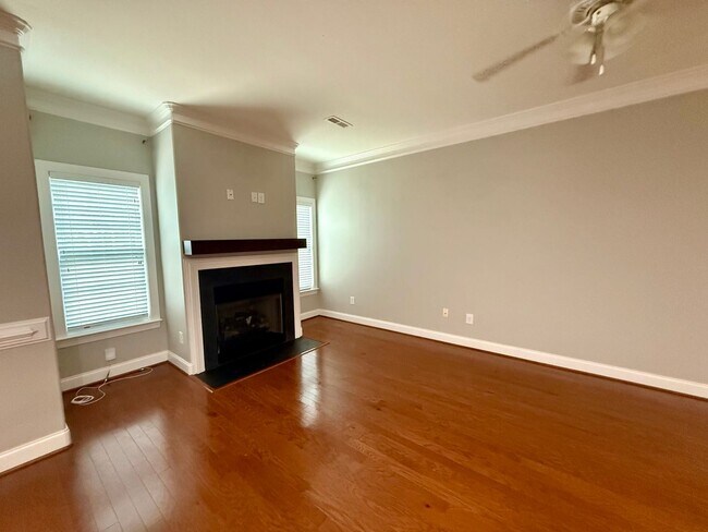 Foto del edificio - Two bedroom, 2.5 bath condo townhome in Bu...