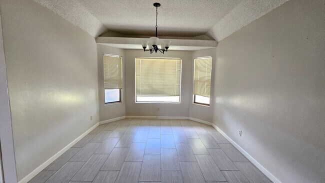 Foto del edificio - Irene Gem - 3bd & 2bth - SEWER & NATURAL GAS HOME!