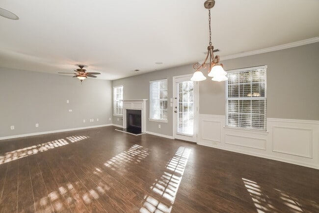 Building Photo - 407 Hidden Creek Ct