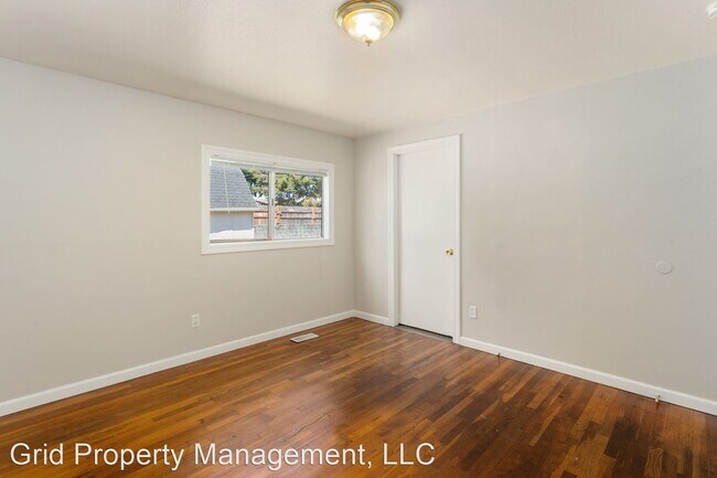 Building Photo - 4 br, 1.5 bath House - 17709 SE Lincoln St