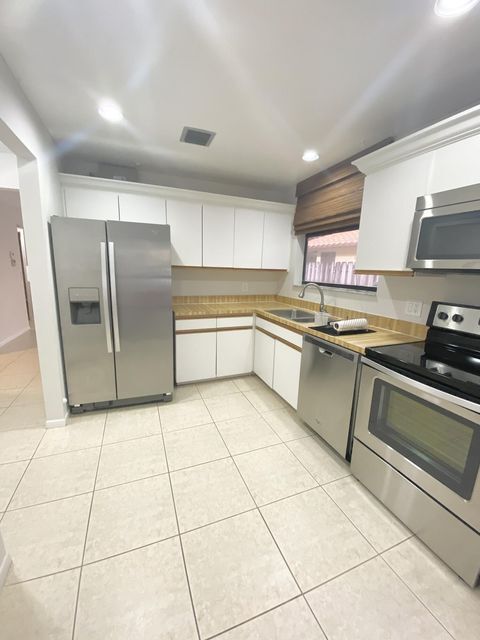 Foto del edificio - 5859 Fox Hollow Dr