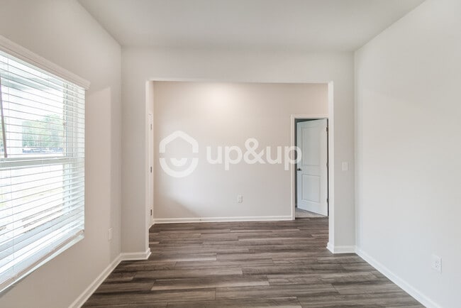 Building Photo - Fantastic 4bd/2.5ba home! Let yourself in!