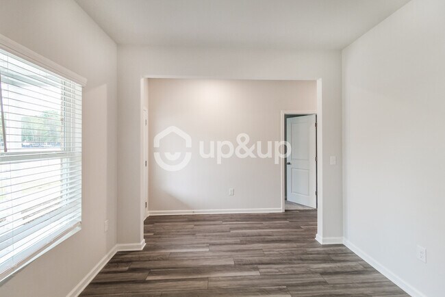Foto del edificio - Fantastic 4bd/2.5ba home! Let yourself in!