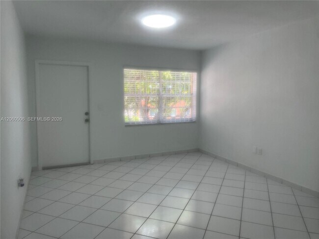Foto del edificio - 3430 SW 10th St