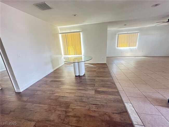 Foto del edificio - 501 Slayton Dr