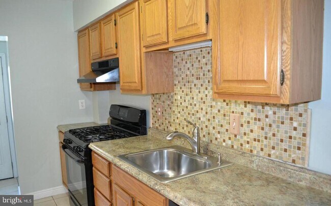 Foto del edificio - 7034 Dunbar Rd