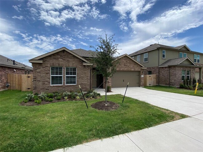 Building Photo - 1328 Aquilla Dr