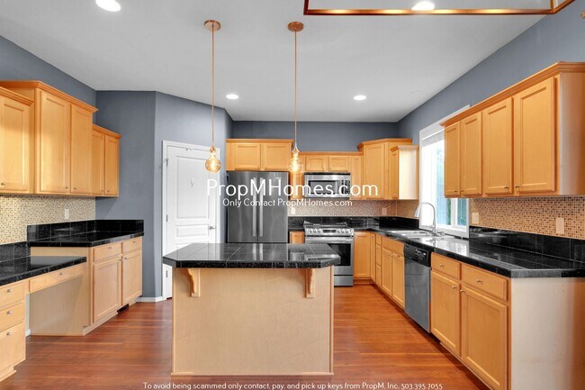 Building Photo - Spacious Three Bedroom Home in Aloha!