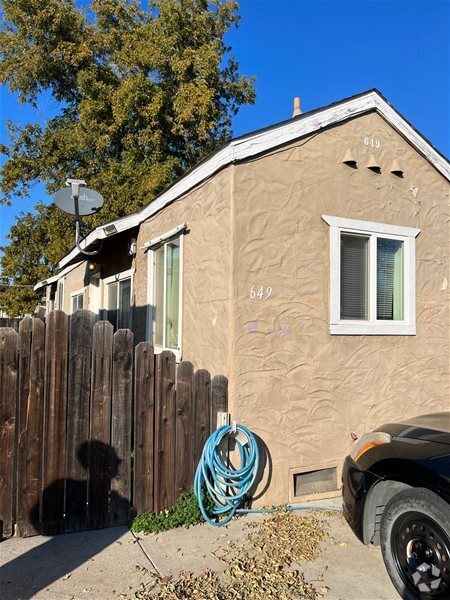 Building Photo - 649 Elm St